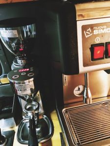 移動販売 エスプレッソマシン&コーヒーグラインダー|EZYCAFE 京都